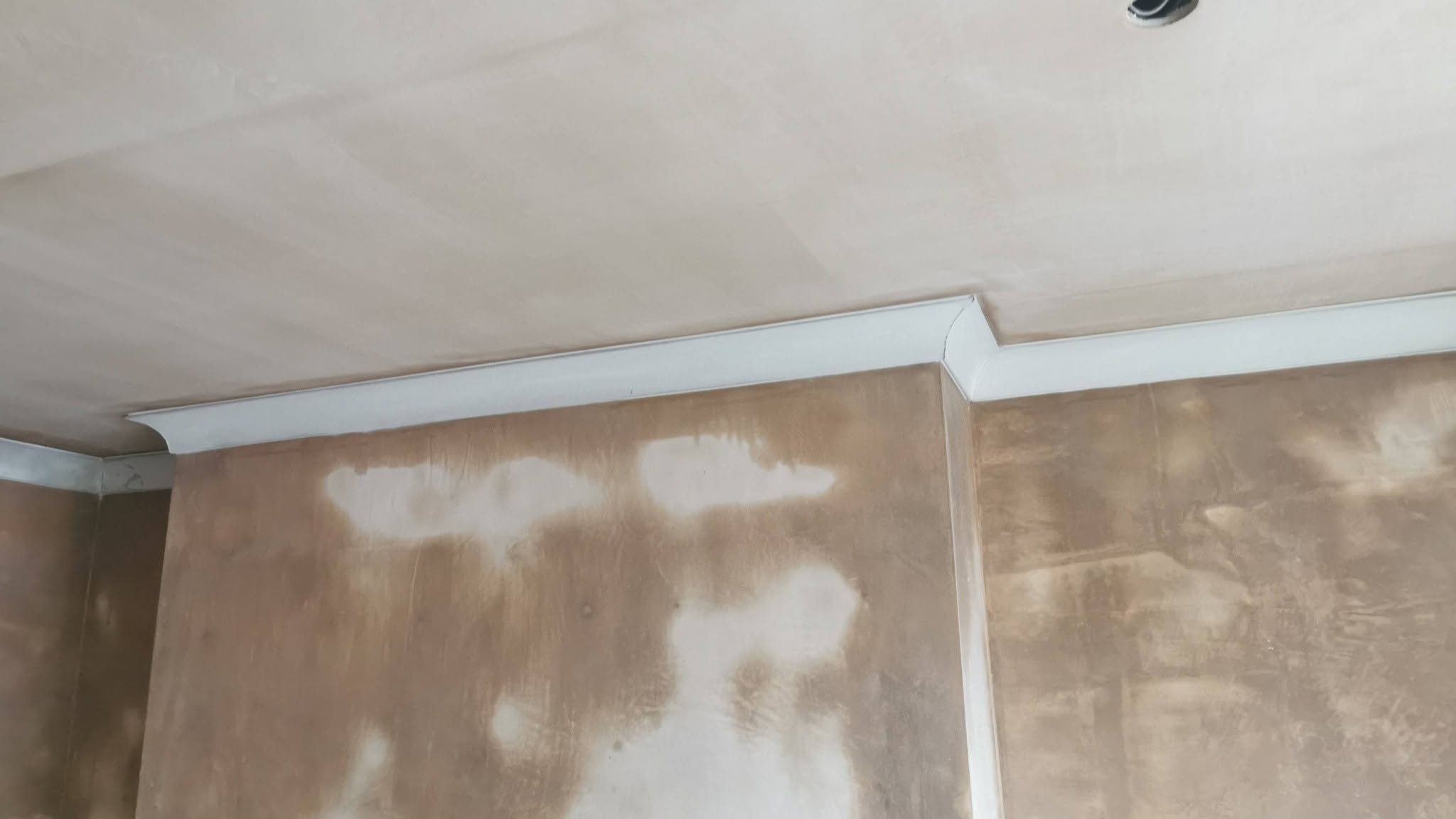 100mm Gyproc coving fitted in a standard sized room